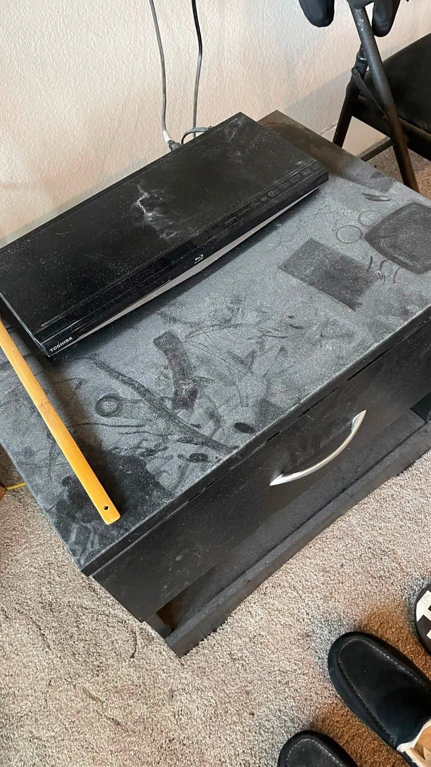 Furniture dusting before cleaning