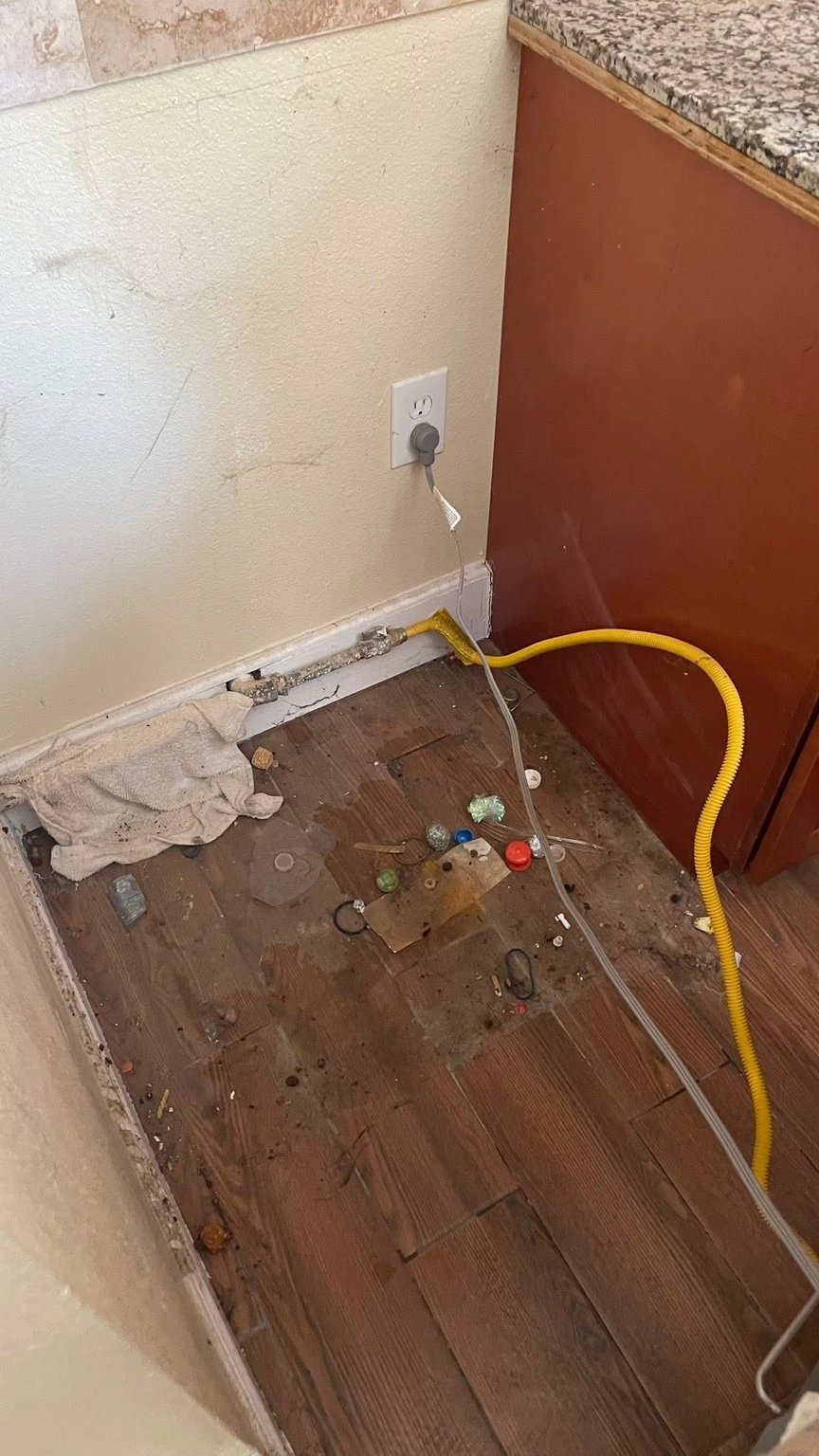 Floor cleaning before cleaning