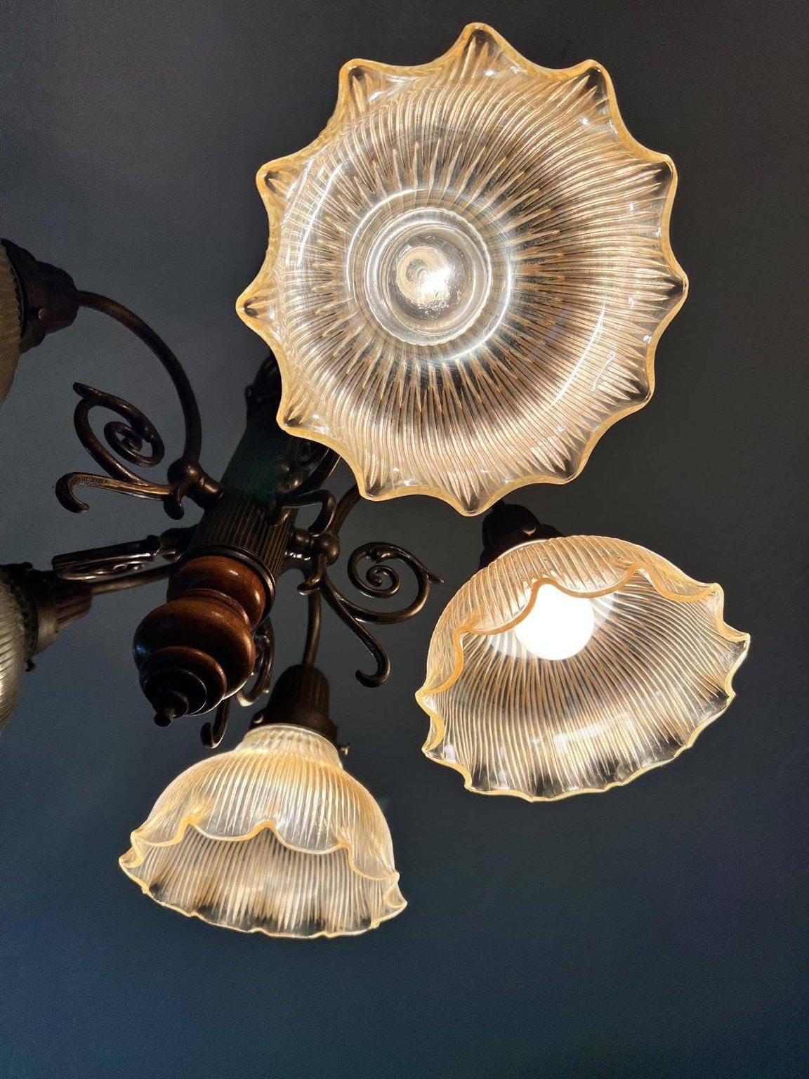 Decorative ceiling light after cleaning