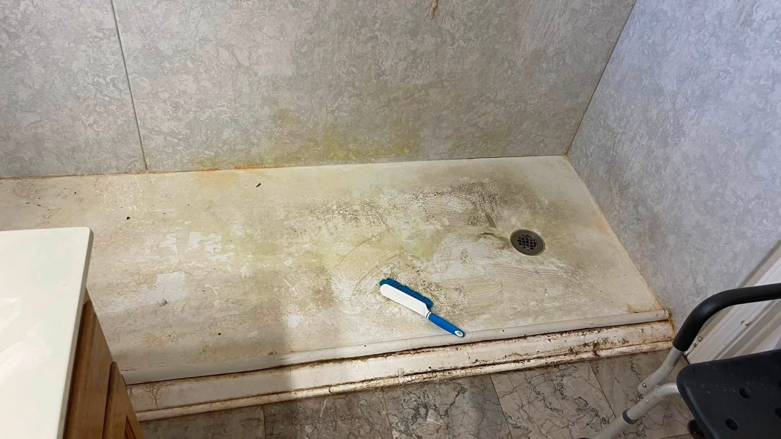 Shower cleaning before cleaning