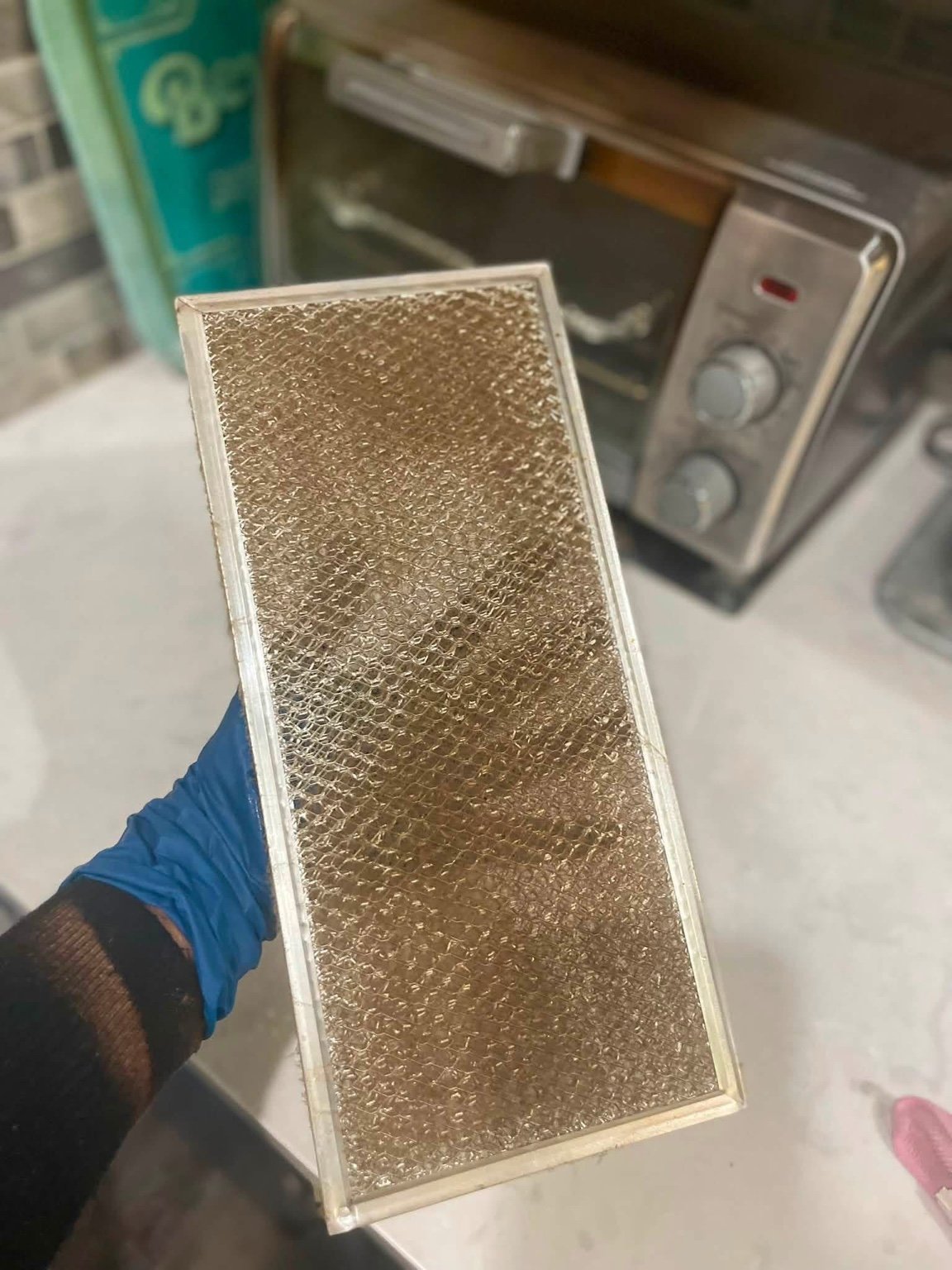 Kitchen filter cleaning before cleaning