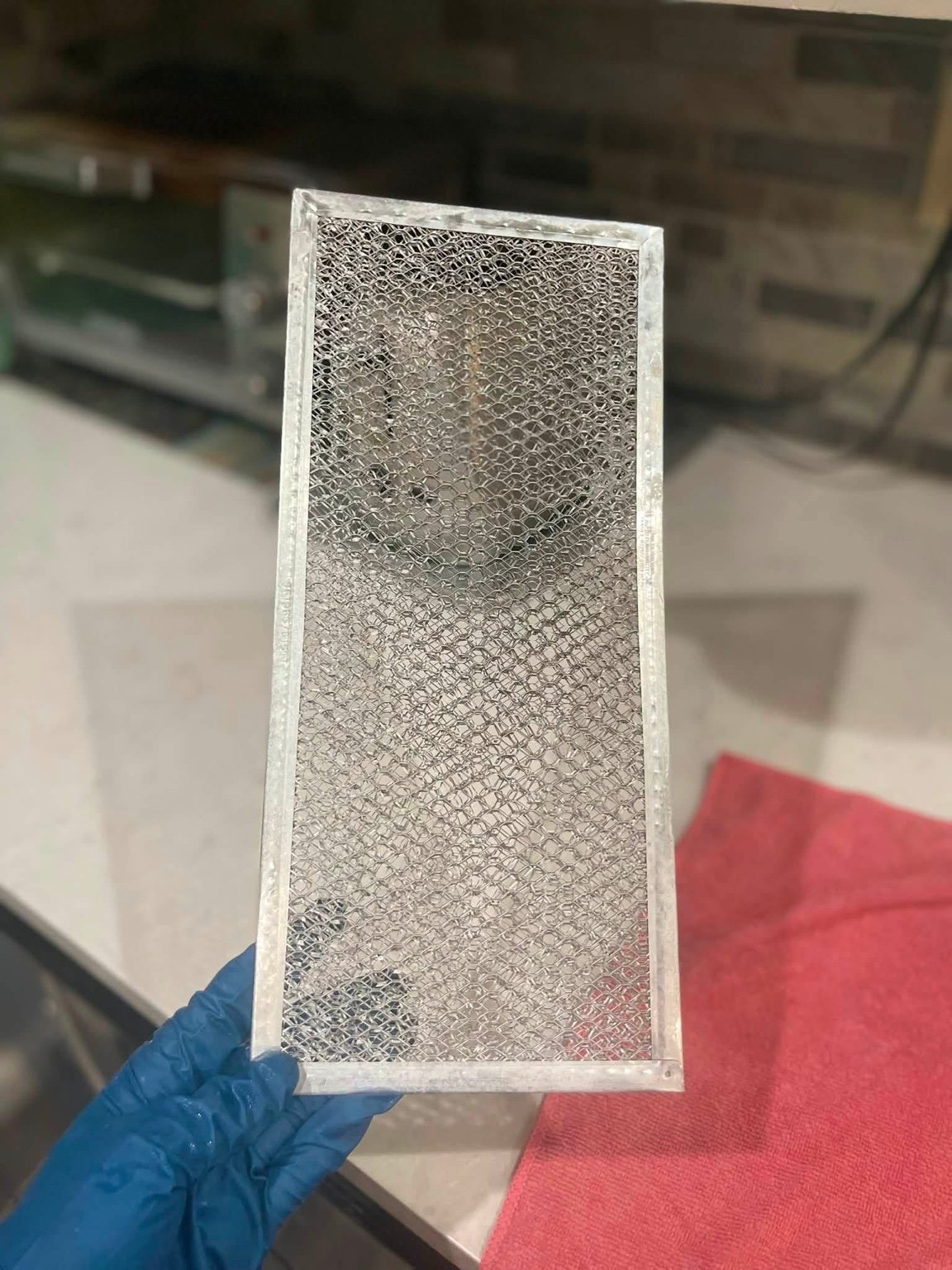 Kitchen filter cleaning after cleaning
