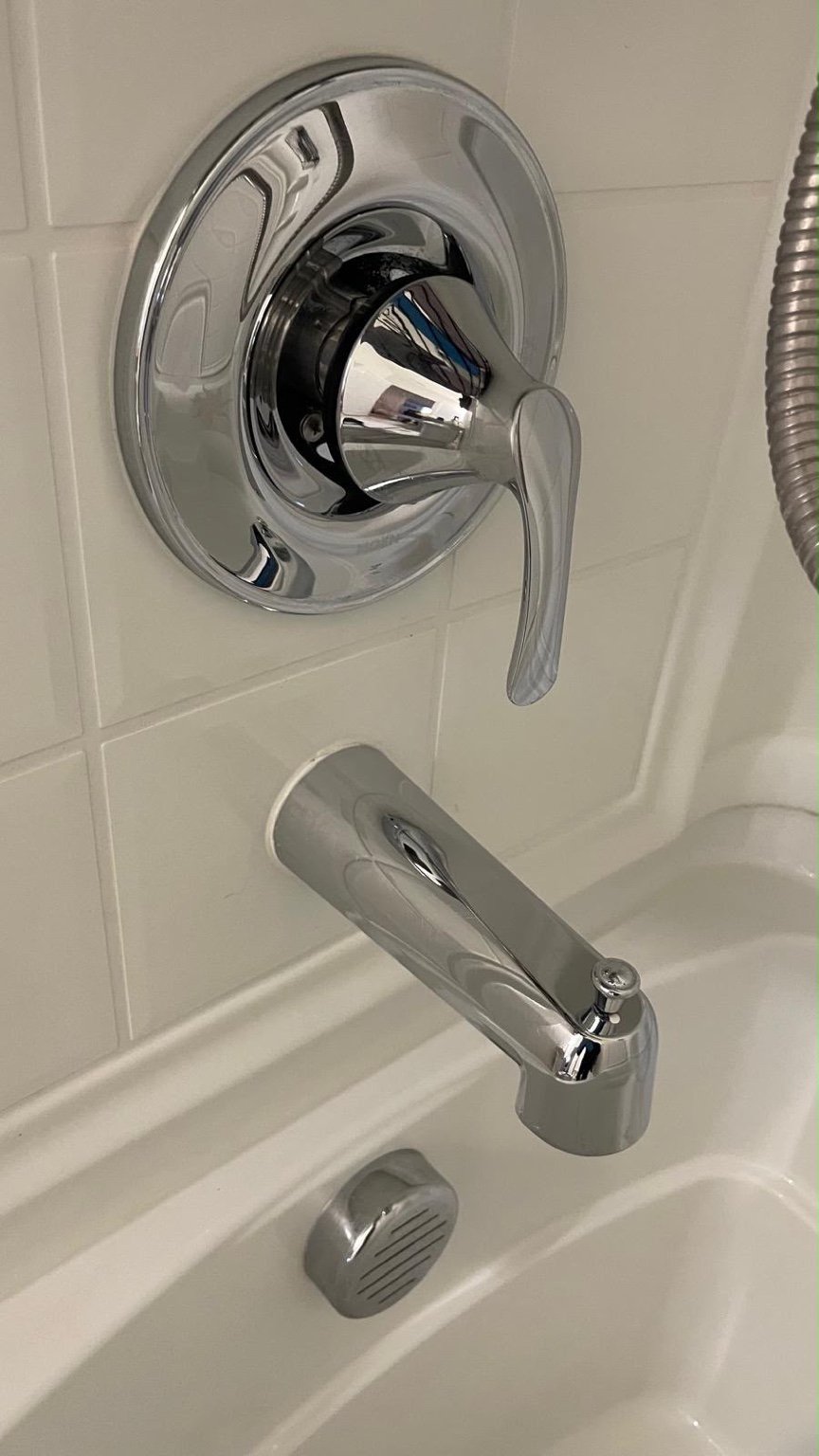 Bathtub fixtures after detailed cleaning